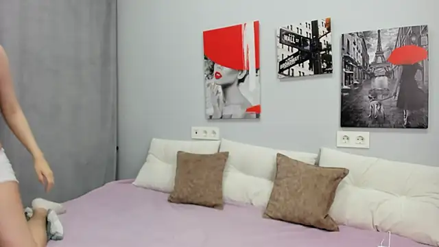 Tiny JuJu online show from June 4, 1:11 am