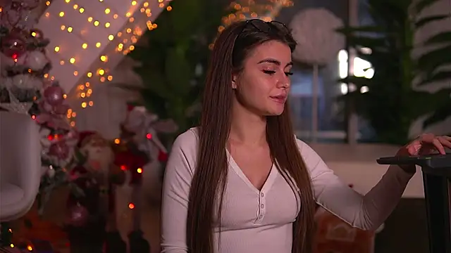 KaylaBray online show from December 21, 5:22 am