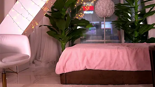 KaylaBray online show from February 4, 4:48 am