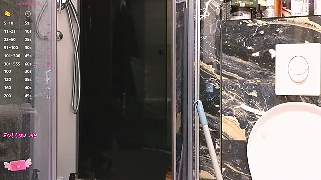 LaraSkinny online show from March 27, 9:54 am