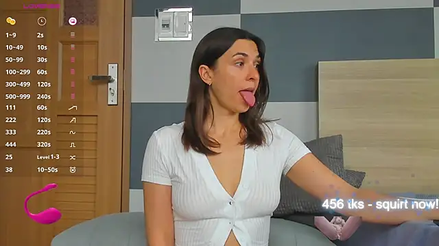 Kiera Thomas online show from November 16, 6:59 am