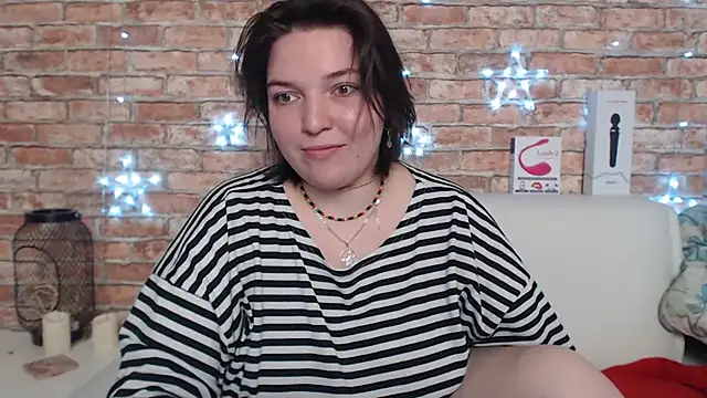 Amelia Kiss  online show from September 24, 12:53 am