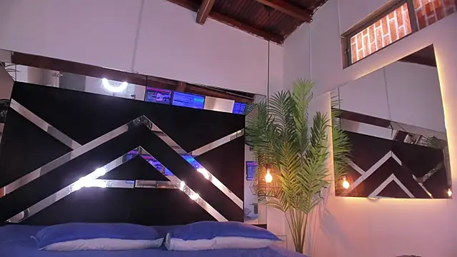 emily-fox online show from September 13, 2:03 pm