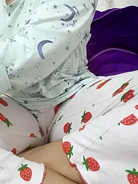 Bombamom online show from March 31, 6:19 pm