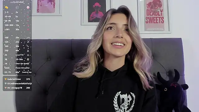 IsadoraGalle  online show from February 12, 9:27 pm