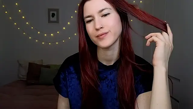 AliciaNewell online show from April 4, 6:07 pm