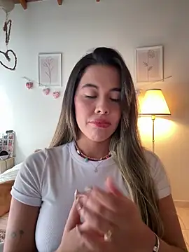 Emilia Bakerr online show from March 19, 7:07 pm