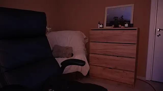 KaylaLaine online show from December 5, 7:08 am