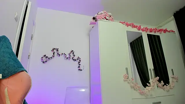 KaylaLaine online show from September 11, 6:14 am