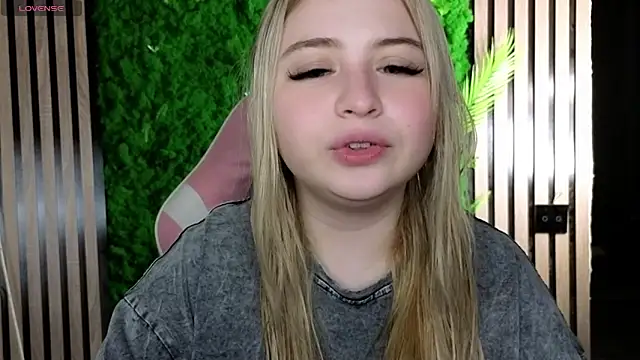 shy blondiee online show from October 29, 11:07 pm