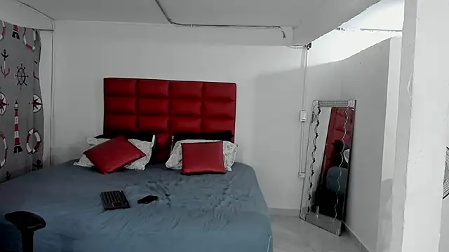 LyonGallego  online show from September 16, 12:57 pm