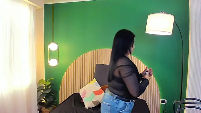 taylor bennet online show from November 11, 6:27 pm