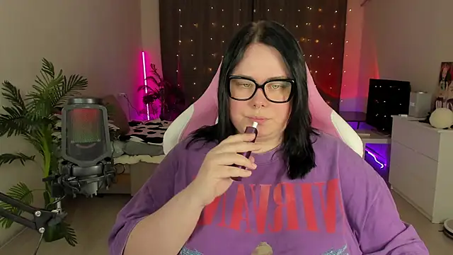 Akemi BBW online show from October 10, 5:18 pm