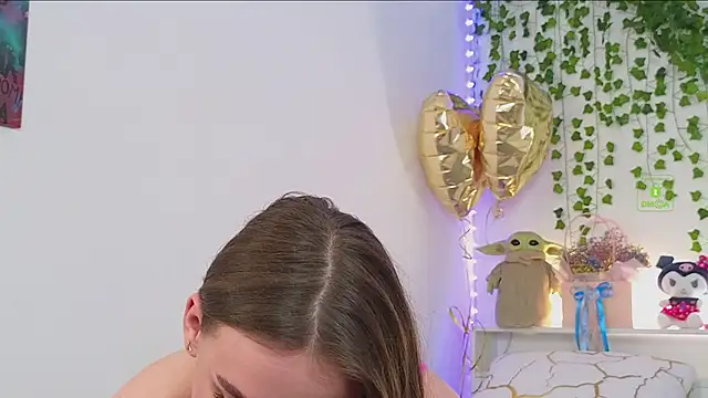 KristenSayles online show from September 13, 8:39 pm