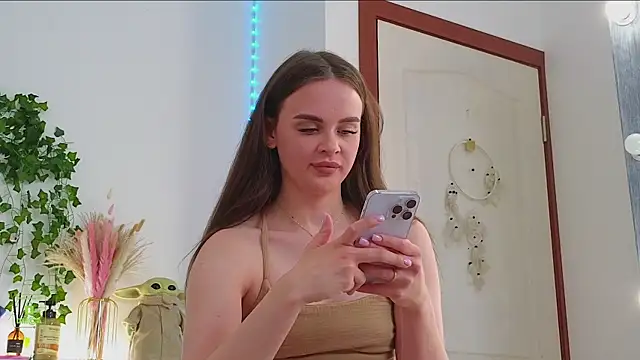 KristenSayles online show from October 1, 8:58 pm