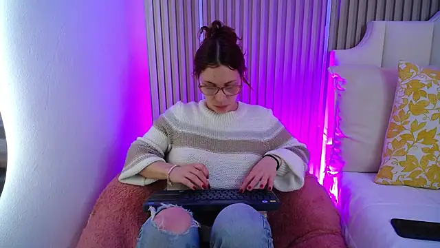 Katy Van online show from June 3, 8:47 pm