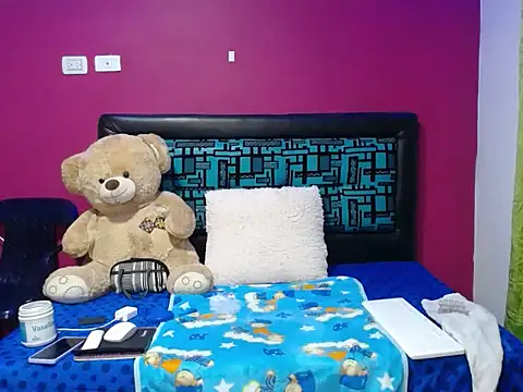 karolhot916 online show from April 6, 11:39 pm