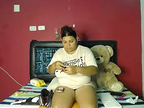 karolhot916 online show from February 16, 11:59 pm