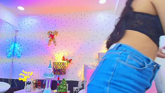 JulietaReyess online show from December 16, 12:00 pm