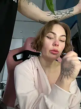 LadyGrotesk online show from February 6, 2:09 pm