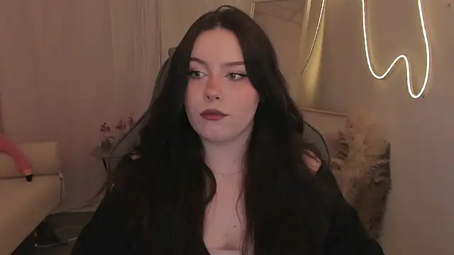 CoralineKeyns online show from March 13, 6:04 am