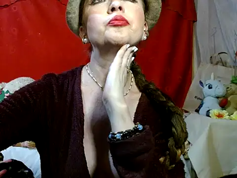 hottieperla online show from February 2, 7:46 pm