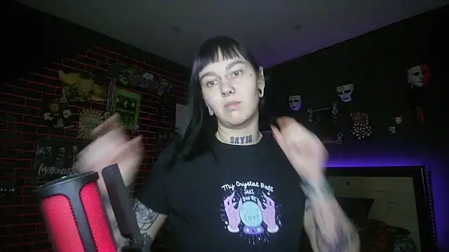 MoorderxDoll online show from November 25, 7:36 pm