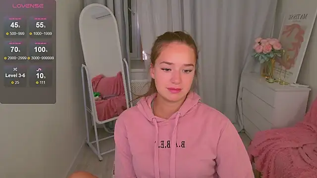 LovelyJessie online show from October 3, 1:27 pm