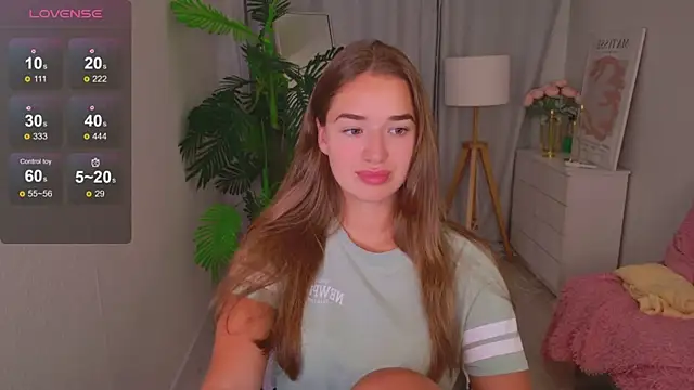 LovelyJessie online show from July 1, 1:43 pm