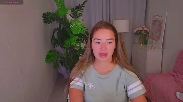 LovelyJessie online show from July 29, 1:44 pm