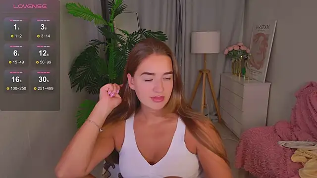 LovelyJessie online show from July 14, 2:00 pm