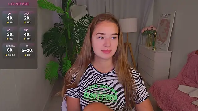 LovelyJessie online show from June 21, 1:48 pm
