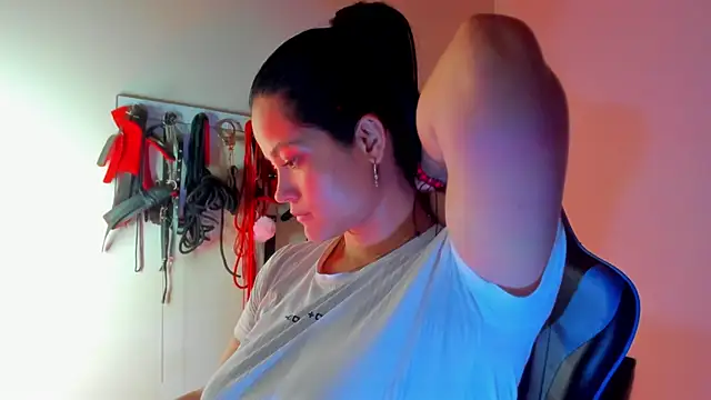 scarlet-kennedy98 online show from April 14, 9:26 pm