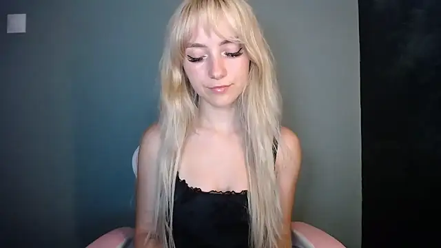 LuciaYoung online show from June 2, 6:53 pm