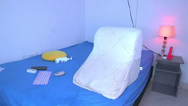 argiee taylorxs2 online show from September 17, 6:55 am