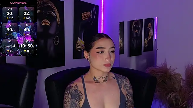  brenna hanson online show from November 3, 7:29 pm