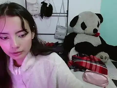  annie rosse online show from October 6, 8:02 pm