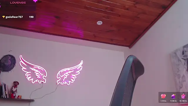 MissDennise online show from March 4, 5:41 pm