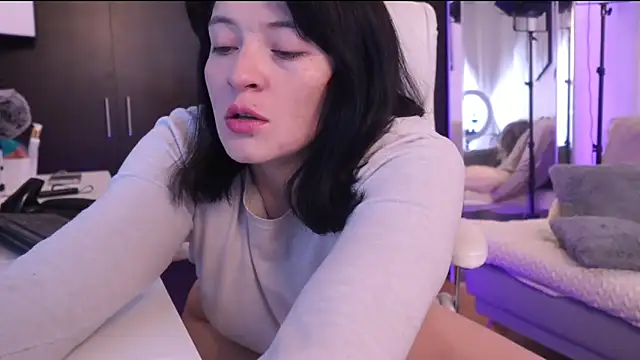 Anah s online show from November 24, 6:10 pm