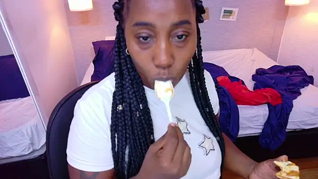 kiara evanss online show from August 4, 8:37 pm