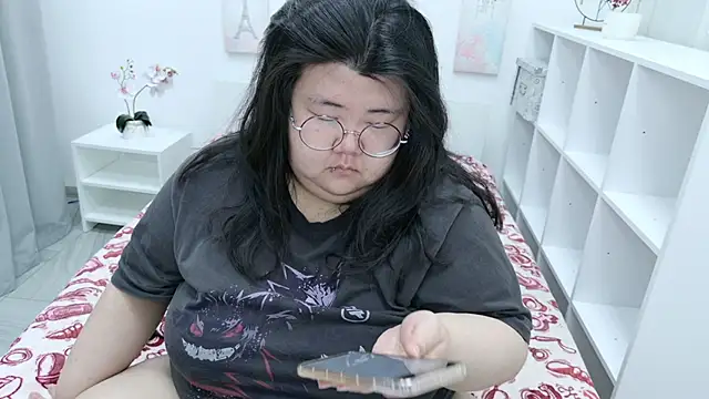 Nadine asian online show from April 16, 4:02 am