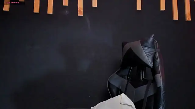 izyzys baker online show from March 7, 6:20 am