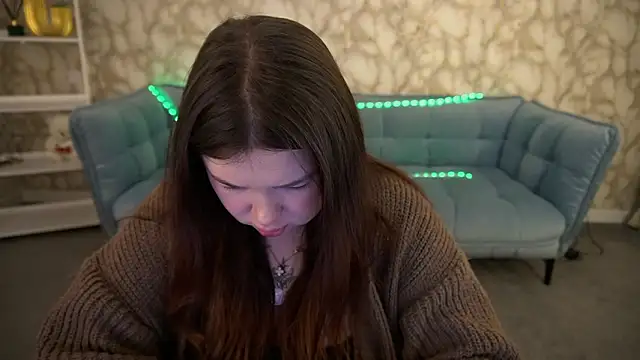 RosieMoons online show from February 3, 8:34 pm