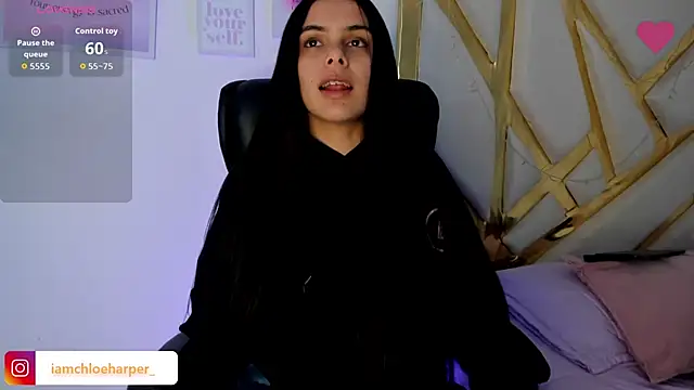 ChloeHarper  online show from October 17, 7:06 pm