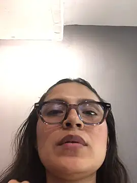 Gia Mazzon online show from April 11, 1:59 pm