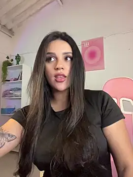 violet-333 online show from April 17, 5:37 pm