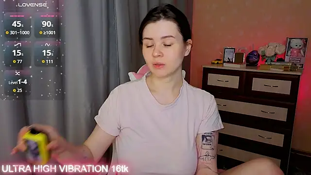 cutie mili online show from November 27, 8:39 am