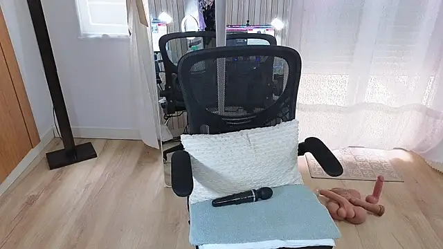 Tawny cox online show from July 23, 12:24 pm
