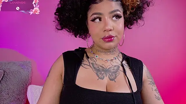 foxxy-lov3 online show from March 6, 1:39 pm