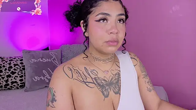 foxxy-lov3 online show from December 19, 2:53 pm